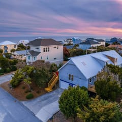The Cabin By The Sea with Captains Quarters
